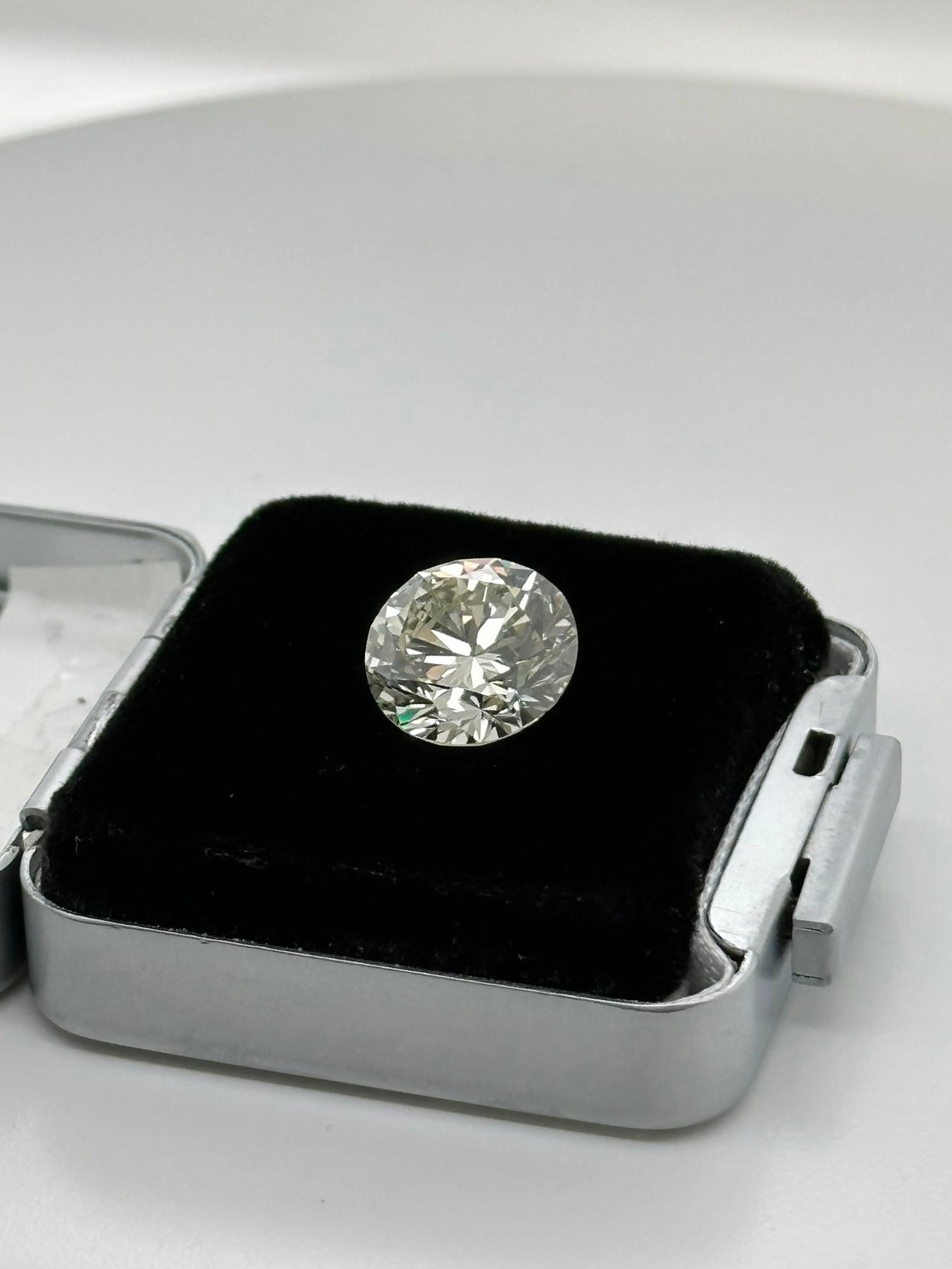 EGL 5.98CT Round Diamond