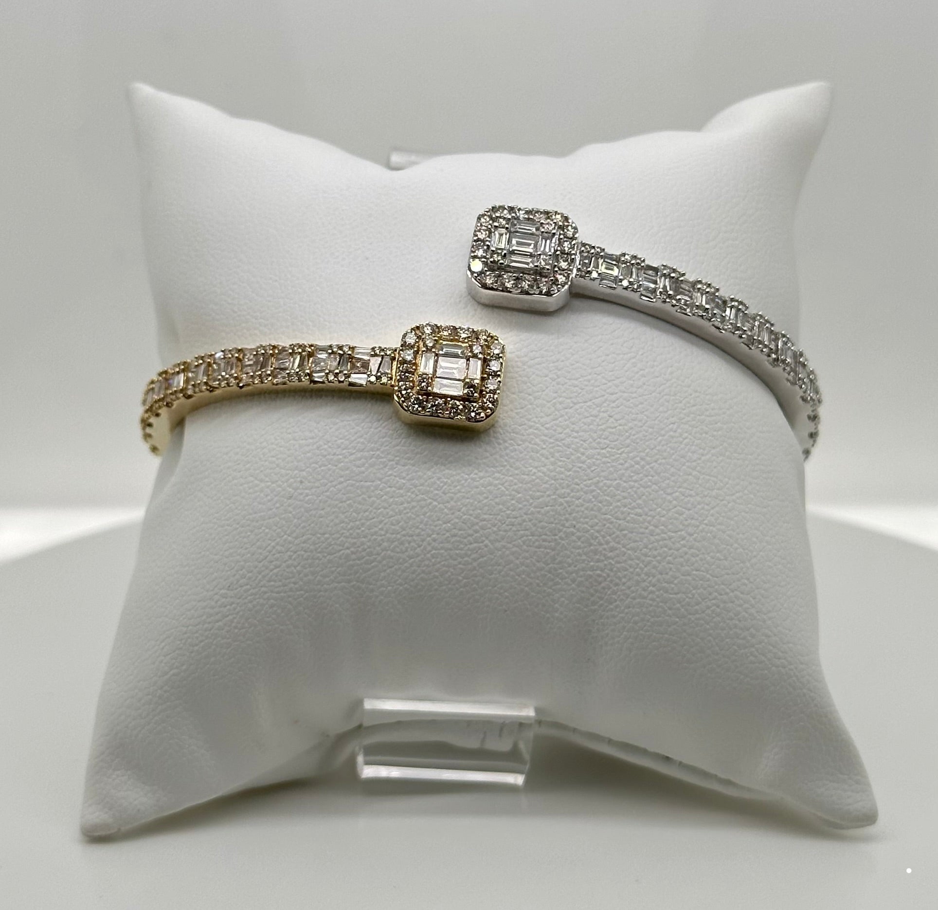 4.95CT Baguette & Round Diamond Bangle